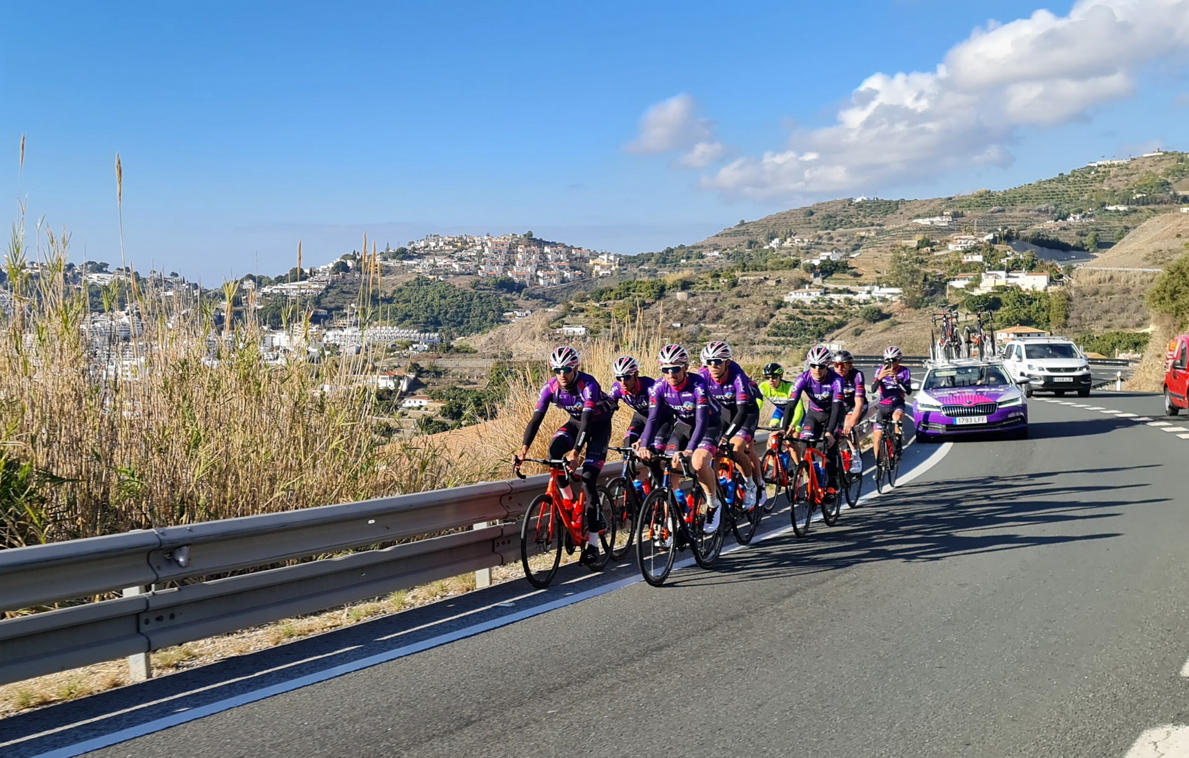 Almucar vuelve a ser el destino elegido por el equipo ciclista Burgos BH para el inicio de la temporada